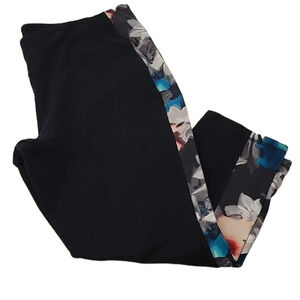 Xersion Studio Capri Leggings